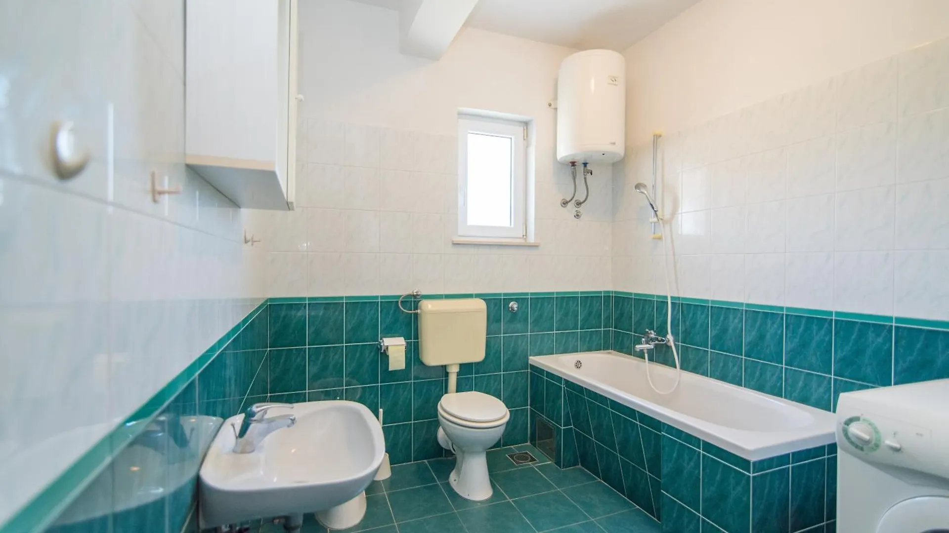 Comfortable Kastel Stafilic Apartment With Balcony Kastela