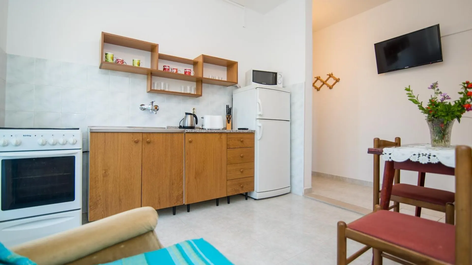 Comfortable Kastel Stafilic Apartment With Balcony Kastela