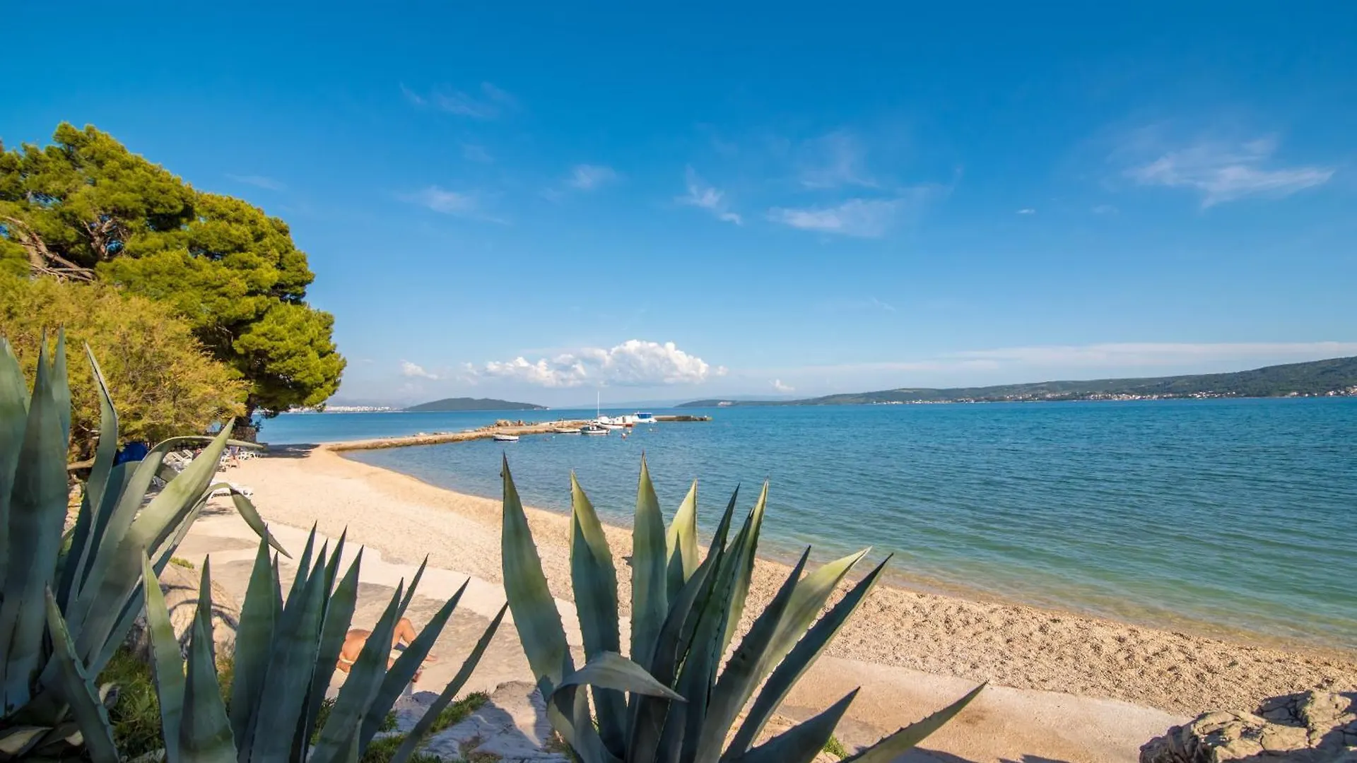 Comfortable Kastel Stafilic Apartment With Balcony Kastela