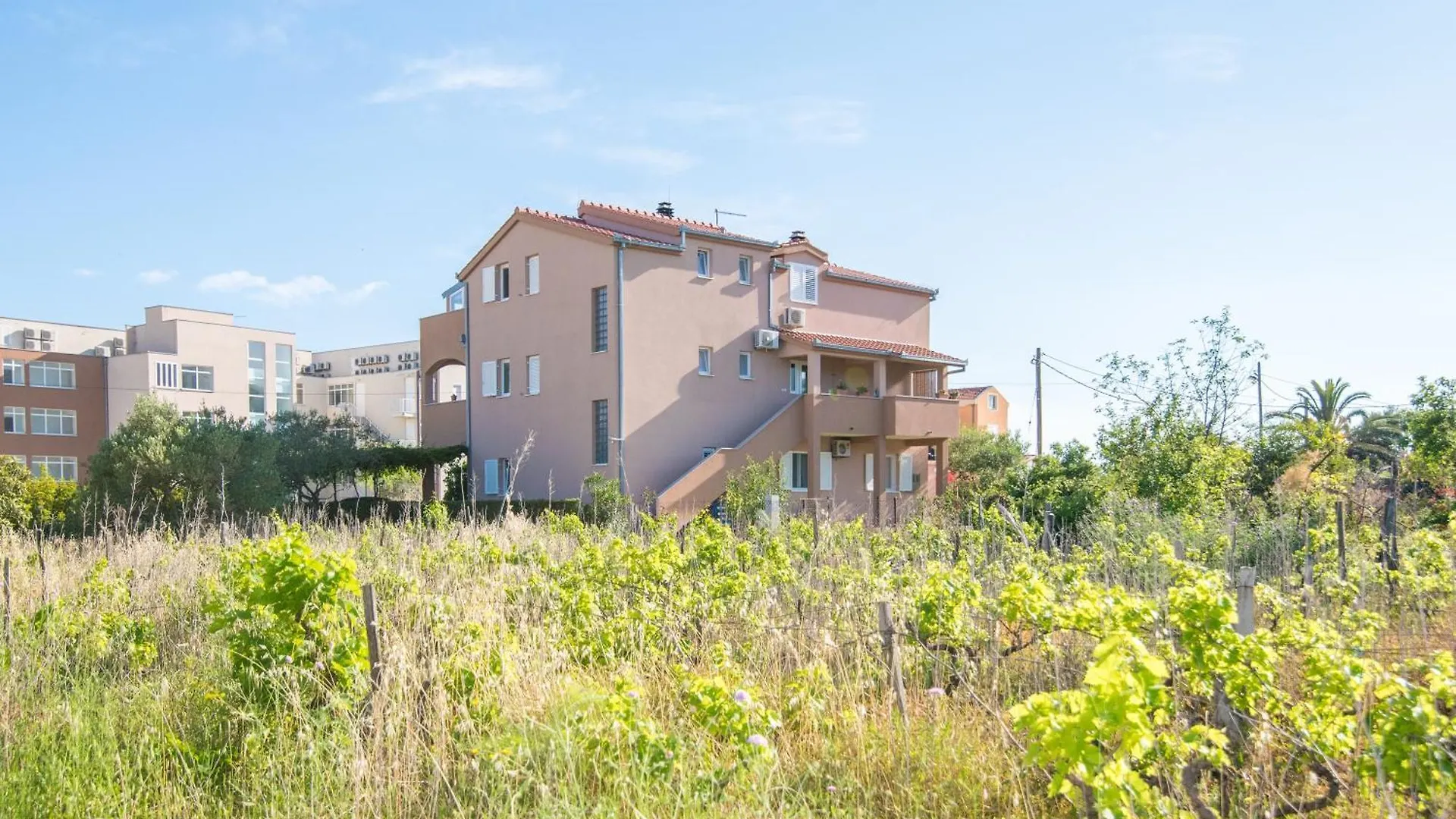 Comfortable Kastel Stafilic Apartment With Balcony Kastela Croatia