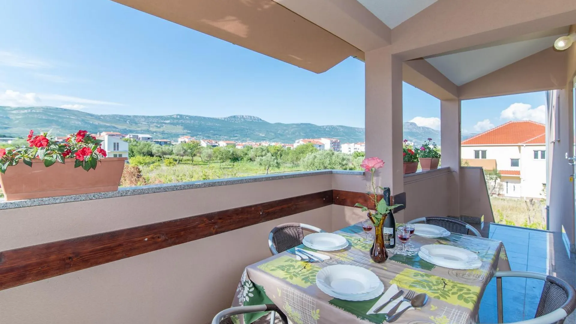Comfortable Kastel Stafilic Apartment With Balcony Kastela