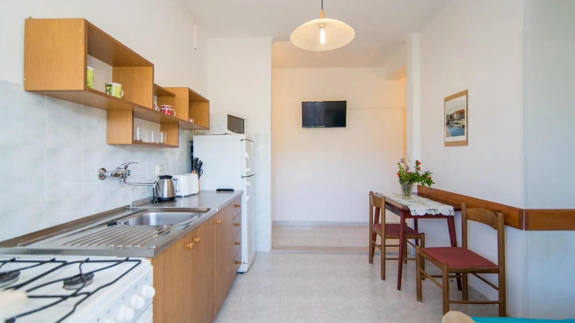 Comfortable Kastel Stafilic Apartment With Balcony Kastela